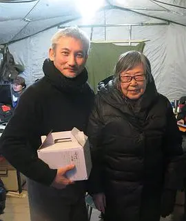 《智取威虎山》幕后揭秘：纪录片《踏雪而行》带你重返冰雪战场，探寻英雄诞生的故事